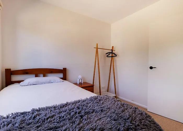 Ferienhaus The Bach - Luxury Waterfront Living With Pool Rotorua